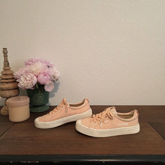 CARIUMA - Women's Pantone Peach Fuzz Canvas Sneakers Sz 7 - Picture 3 of 8